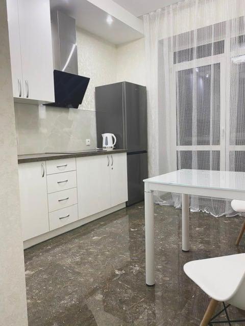 Люкс Апартаменти В Центрі Міста ,Жк Театральний Rivne Eksteriør billede