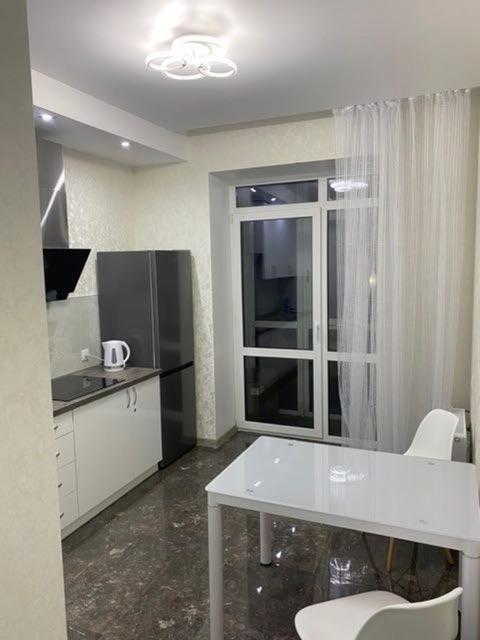 Люкс Апартаменти В Центрі Міста ,Жк Театральний Rivne Eksteriør billede
